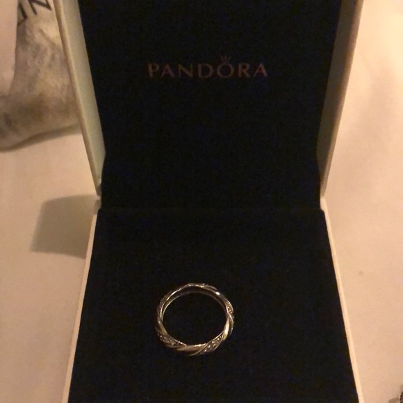 PANDORA Twist Ring - Picture 4 of 4